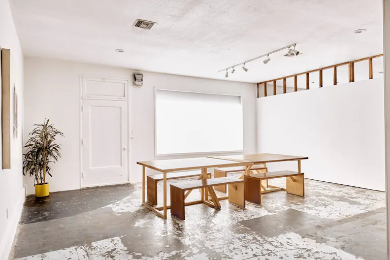 East LA's Premier Photo Studio - Image 2