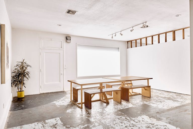 East LA's Premier Photo Studio - Image 2