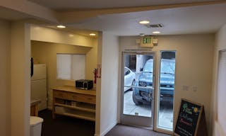 Excellent Show Room Space Near Downtown Mountain View - Image 11