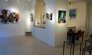 Sophisticated Gallery near Le Bon March� - Image 6