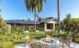Malibu Modern Masterpiece | Private Beach Access & Luxury Amenities - Image 8
