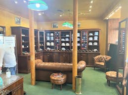 Boutique Busy Area - Saint-Lazare - Image 2