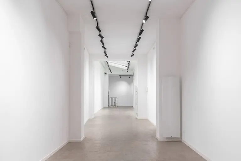 Boutique - Art Gallery Paris centre Marais - Image 0