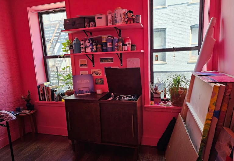 Bright pink and playful art studio with (or without!) work table/chair - Image 4