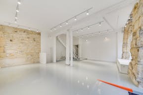 Corner Boutique on Rue de Turenne - Image 7