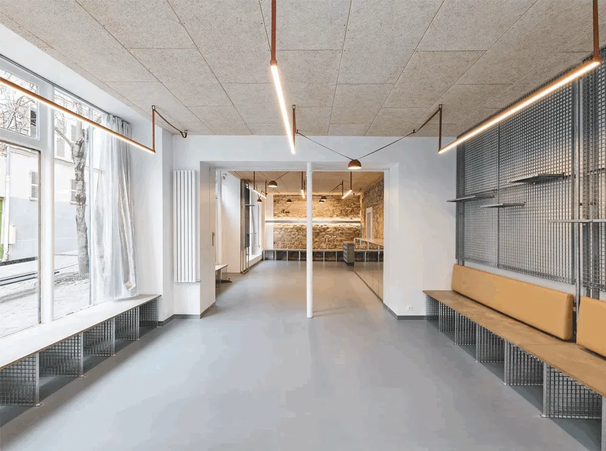 L'Echappée | Marais event space with exposed stone, modular layout & courtyard exposure - Image 0