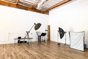 New Photo/Studio Rental in Westlake Village - Image 5