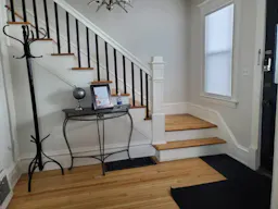 Charming 3 Bedroom Home, Close to U of M/Downtown/Dinkytown ~ Great Deck!! - Image 8