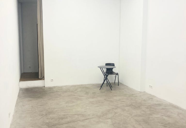 Charming Gallery in Le Marais - Image 4