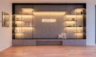 Loft sous verrière - Equiria Showroom - Image 15