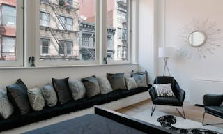 Sun-Drenched Soho Penthouse with Two Terraces - Image 13