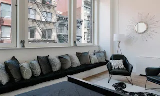 Sun-Drenched Soho Penthouse with Two Terraces - Image 13