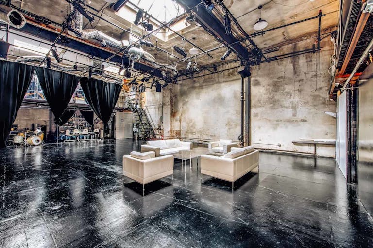 Industrial Pop-Up Space - Image 1