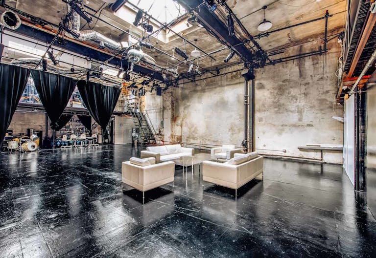 Industrial Pop-Up Space - Image 1