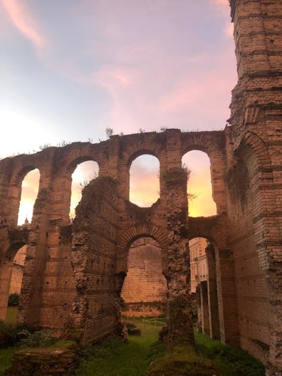 Superbe Boutique Place du Palais Gallien � Bordeaux - Image 4