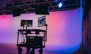 Luxurious, ground-level Soundstage with gorgeous lounge, large garage door and private parking - Image 6