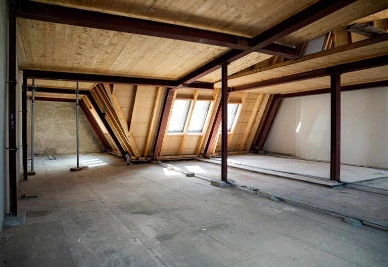 Light-Filled Rooftop Loft with Skyline Views at Kurfürstendamm - Image 1