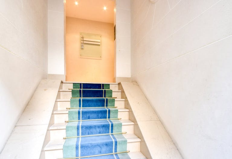 Unique Space near Parc Monceau - Image 1