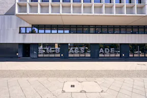 Large Retail & Experience Floor Near Alexanderplatz - Image 20