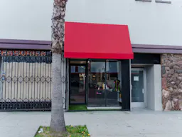 Intimate Boutique - perfect for pop-up store - Image 2