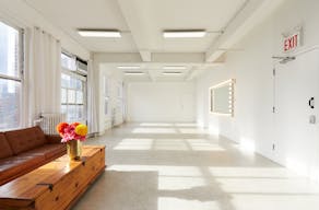 Expansive Skyline Loft - Connected Studio Space - Image 1