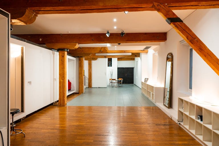 Espace atypique et modulable de 220 m� proche de la Gare, du Vieux port et du Panier - Image 0