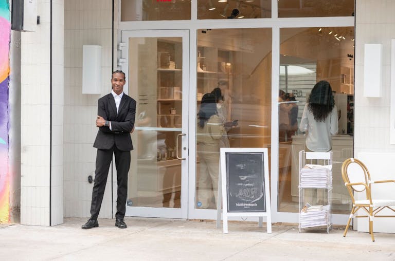 The Perfect Canvas: Elegant, Sun-Filled Space in North Williamsburg - Image 1