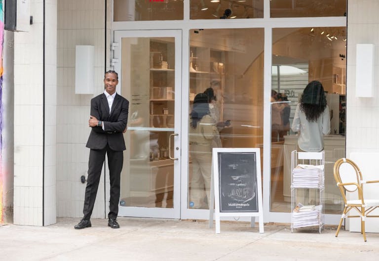 The Perfect Canvas: Elegant, Sun-Filled Space in North Williamsburg - Image 1