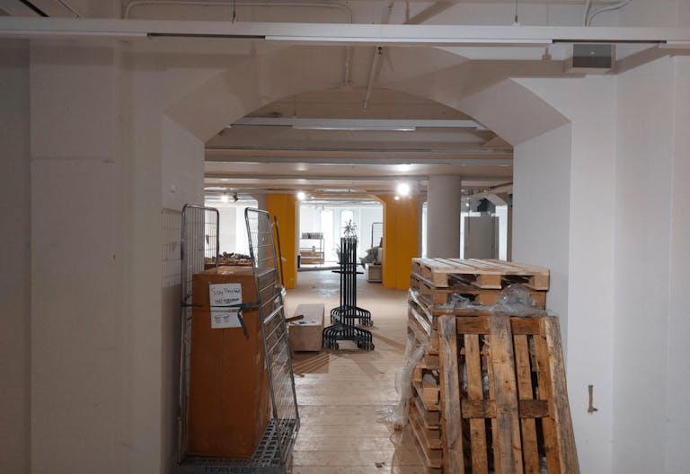 Ground Floor Retail Space in Magna Plaza - Image 4