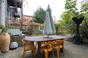 Colorful Spacious Garden Apartment - Image 22