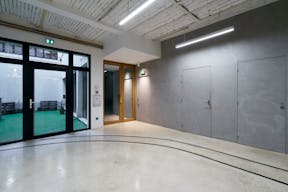 Entire art gallery in Le Marais, Paris - Image 16