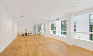 Showroom �l�gant dans le triangle d'or - Image 0