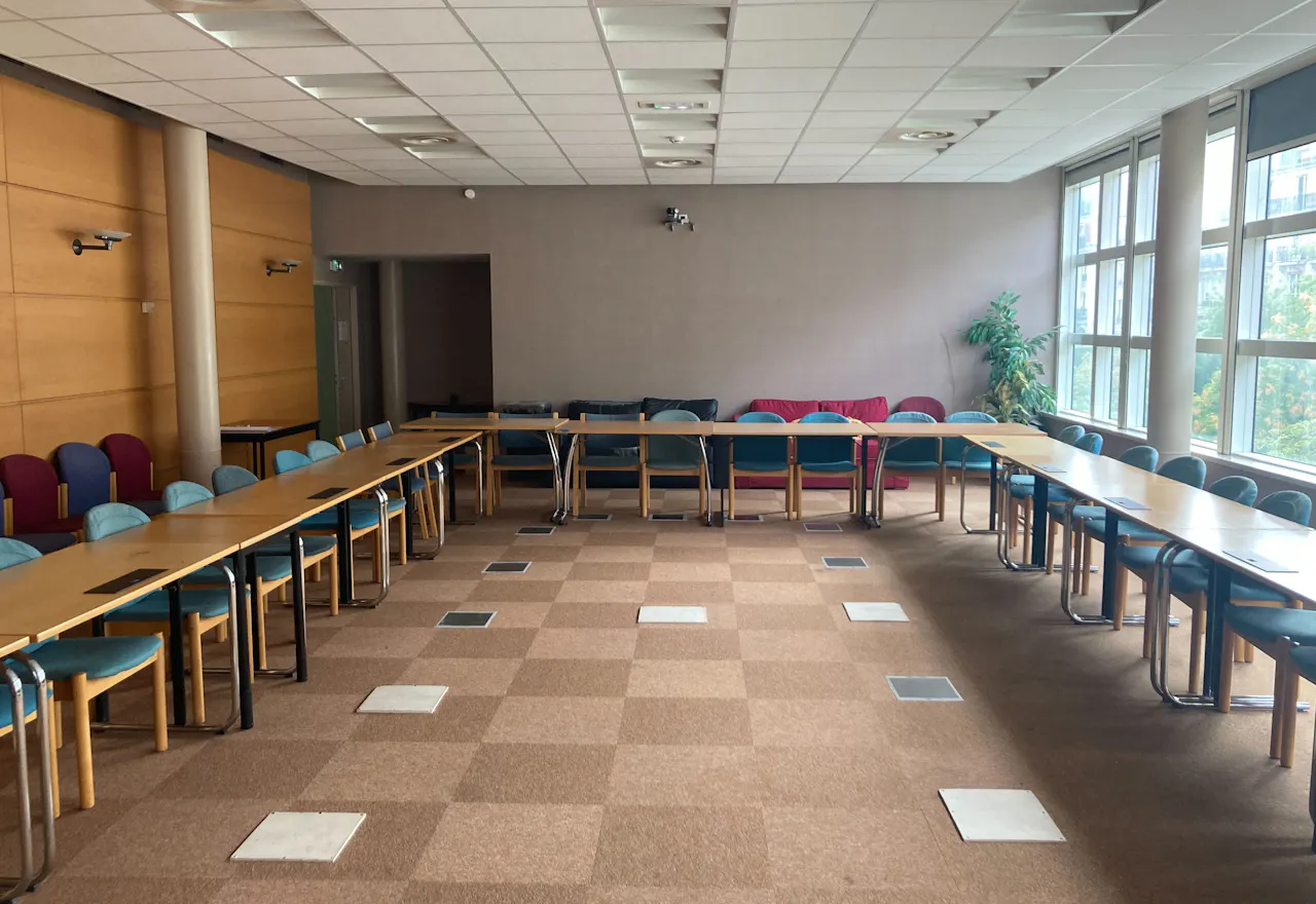 Salle Las Vergnas de 96m² - Image 2