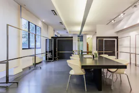 Showroom Abbigliamento e accessori - Image 0