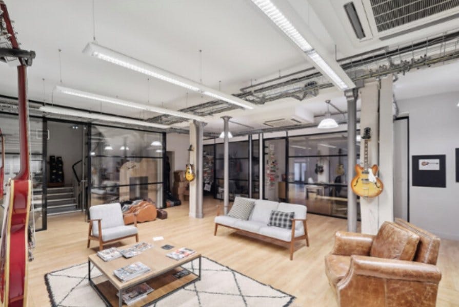 423 Square Meter Office Space on Rue Albert Thomas, Paris
