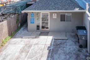 Excellent Show Room Space Near Downtown Mountain View - Image 14