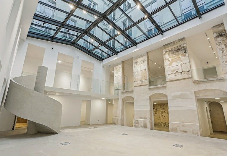 Espace showroom / �v�nement : verri�re, volume et design �pur� - Image 0