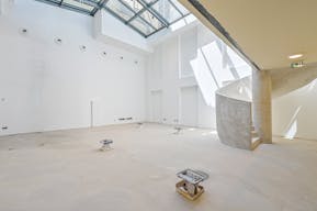 Magnifique espace sous verri�re � proximit� du Palais Royal - Image 4