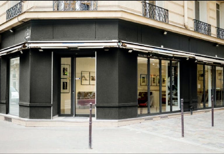 Shop in Paris France - Image 0