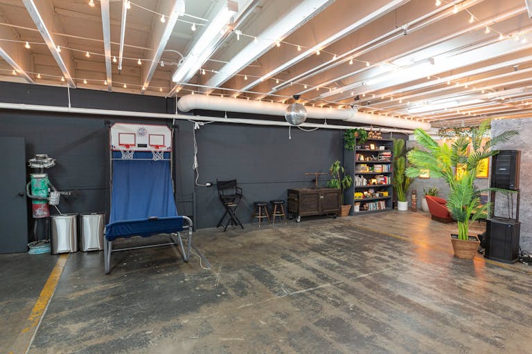 Stylish production and event space in Highland Park - Image 1