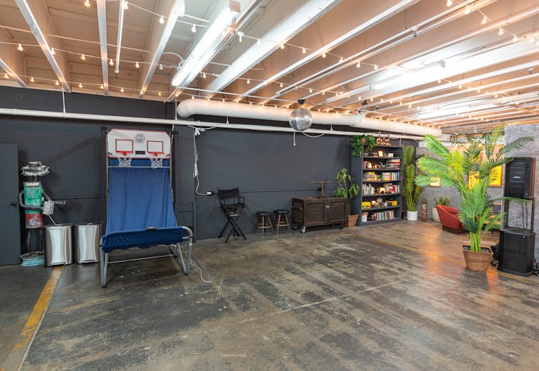 Stylish production and event space in Highland Park - Image 1