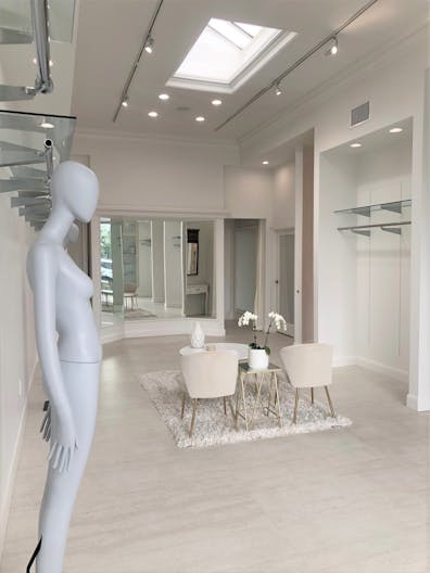 Beverly Hills Fashion Showroom/Retail Shop Space - Image 3