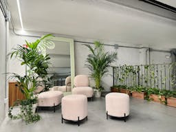 Raw Elegance: 300 sqm Industrial Open Space for Creative Projects, Showrooms and more. - Image 12