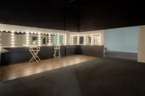 Huge Warehouse Studio in Central LA Washington Blvd with Parking - Image 2