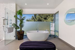 Villa in Beverly Hills - Pool - Scenic Outlook - Image 10