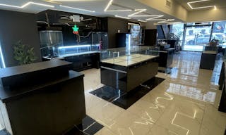 Seventh Ave Pop-Up Store - 1500 Sqft of Ground floor retail - Image 1