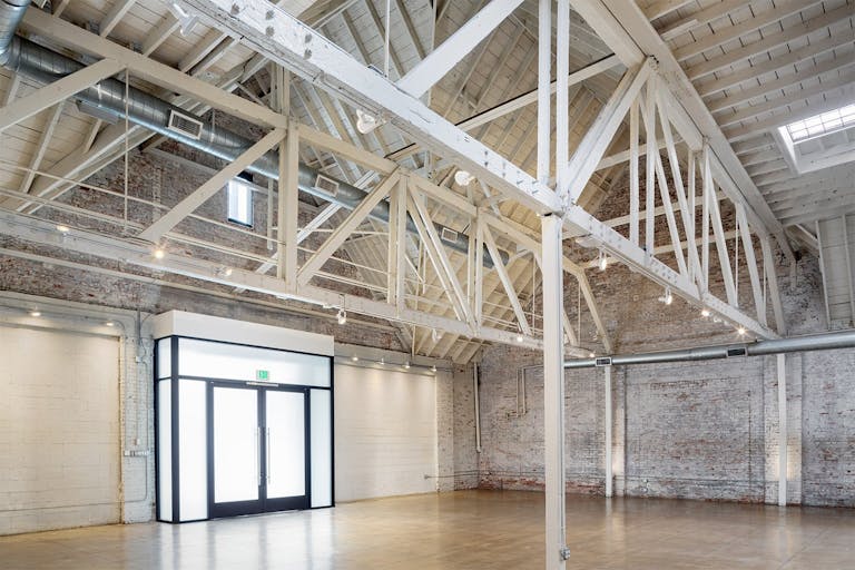 Beautiful Warehouse in South Park - Image 3