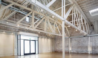 Beautiful Warehouse in South Park - Image 3