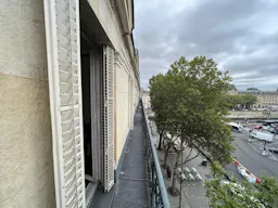 Large Office Apartment In the heart of Paris - Image 9