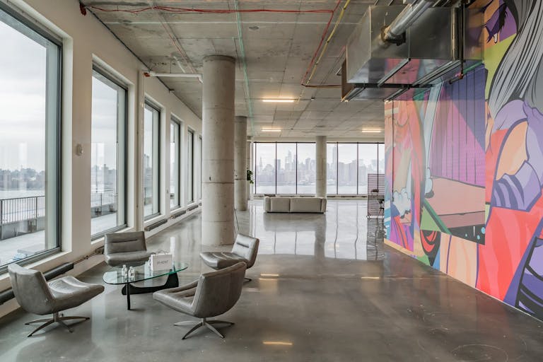 Amazing Showroom in Williamsburg - Image 2